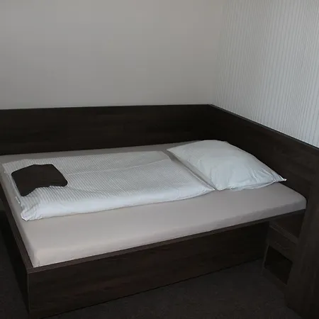 Almond 3*